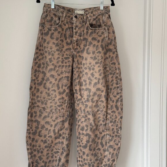 Free People Leopard Print Barrel Jeans Size 26 - Picture 5 of 8